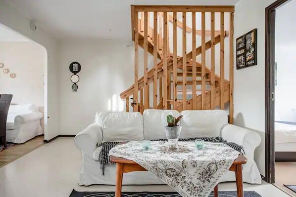 獨棟房屋 | 起居區 | 電視