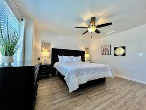 2 Schlafzimmer, Schreibtisch, Bügeleisen/Bügelbrett, WLAN