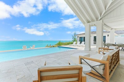 Beachwood Villa, Oceanfront near sand flats! Most 5 stars on the island