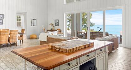 Beachwood Villa, Oceanfront near sand flats! Most 5 stars on the island