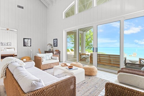 Beachwood Villa, Oceanfront near sand flats! Most 5-stars on the island!