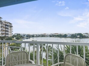 Property grounds - Newly remodeled condo in the heart of Carillon Village with spectacular views! (Panama City Beach)