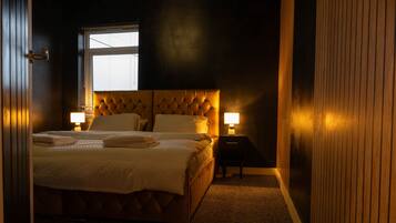 House | 2 bedrooms, iron/ironing board, free WiFi, bed sheets