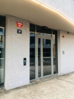 Exterior - Stunning 1-bed Studio (Prague)