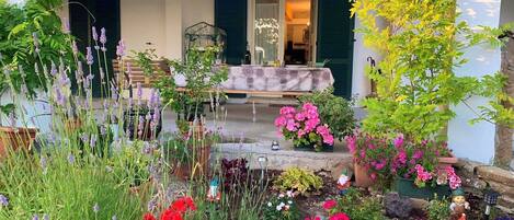 Mặt tiền nơi lưu trú