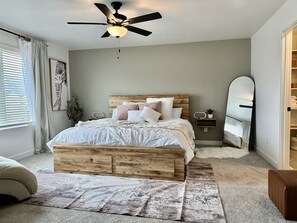 3 bedrooms, desk, iron/ironing board, travel crib