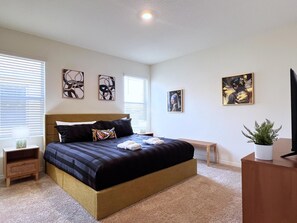 5 bedrooms, iron/ironing board, WiFi, bed sheets - MEGA VALUE! Tropics! Water Slide Resort Close 2 Disney! 7543 (Davenport)