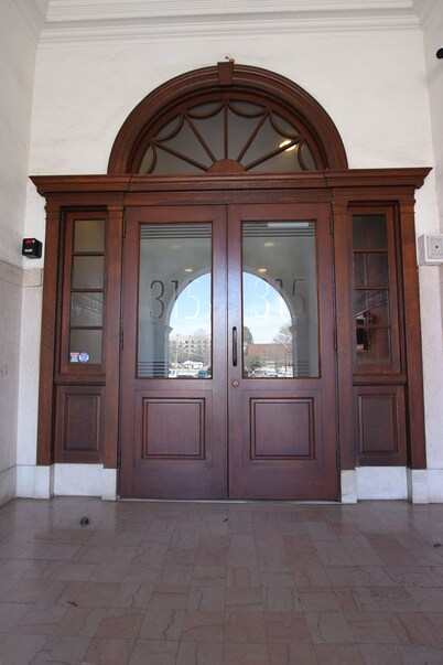 Downtown Oasis Central to Everything WInston