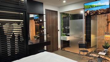 Eenpersoonskamer, 1 kingsize bed, privébadkamer, uitzicht op tuin | Luxe beddengoed, donzen dekbedden, individueel gedecoreerd