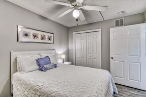1 bedroom, WiFi, bed sheets - 1 bedrm condo on 30a overlooking pool & gardens. Walking distance to everything! (Santa Rosa Beach)
