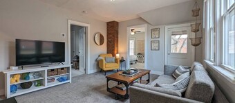 Stylish 2BR Ohio City Retreat: Near West Side Market, Breweries, & Downtown