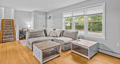 Charming 5B Home in Neighborhood