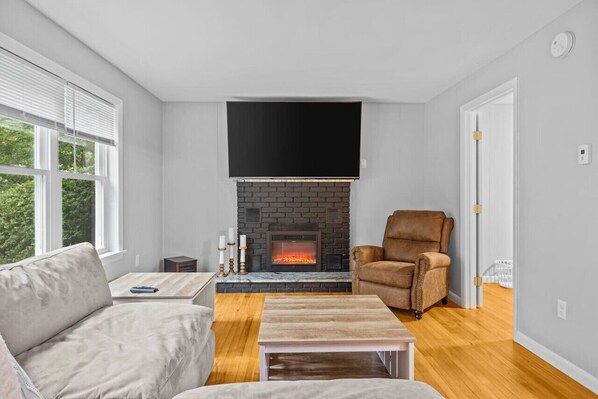 Televisie en een open haard