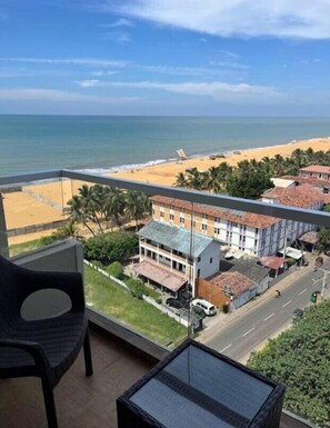 Fridge, dishwasher, rice cooker, cookware/dishes/utensils - Ocean Breeze Condo (Negombo)