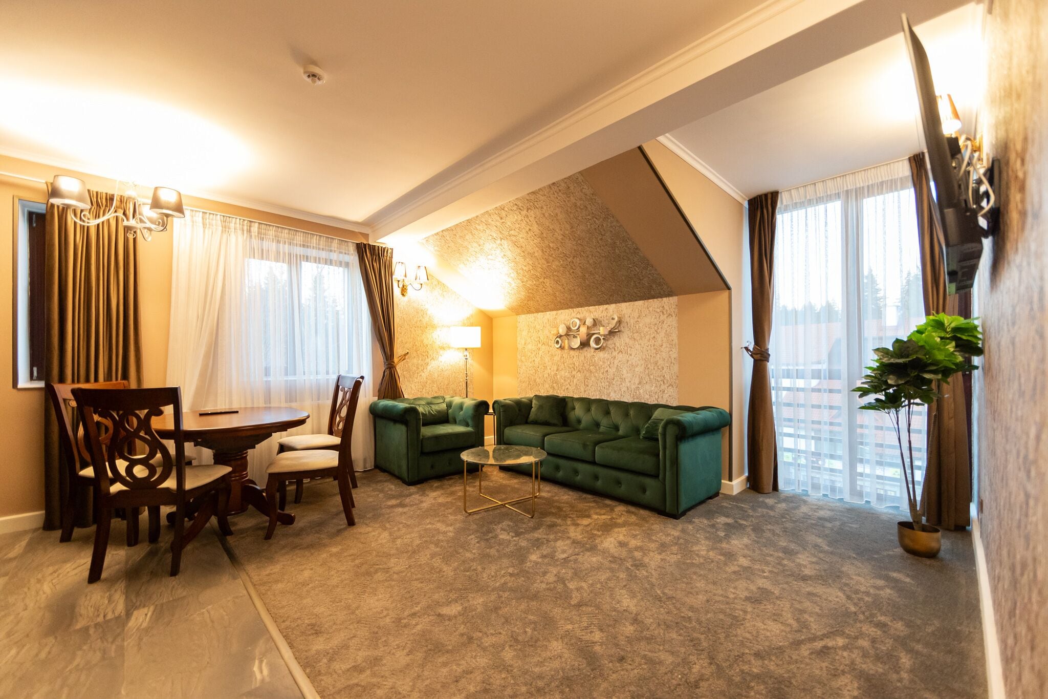 Leilighet – executive | Oppholdsområde | Flatskjerm-TV