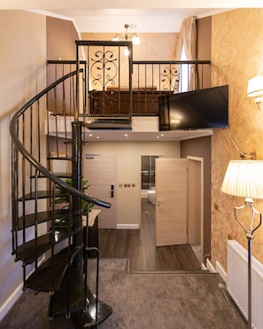 Executive Suite | Living area