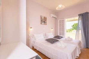 2 bedrooms, iron/ironing board, bed sheets