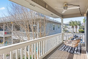 Property grounds - Modern coastal studio condo in the heart of Seacrest Village. (Santa Rosa Beach)