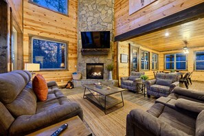 Smart TV, fireplace, video games, books - Elegant 5BR cabin + game room and kids mini play-cabin! | SkyRun Broken Bow (Broken Bow)