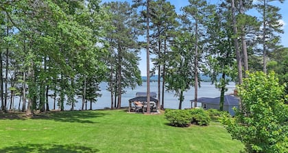 Lake House on the Water!