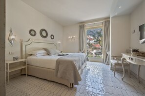 6 عدّة غرف نوم ومكتب