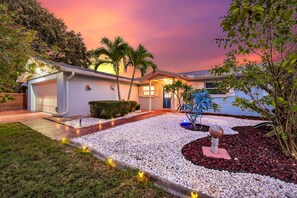 Exterior - HOT TUB - Billiards-Space X Launching Near Beach (Cape Canaveral)