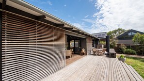Outdoor dining - Lady Abigail in Flinders (Flinders)