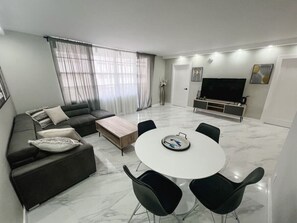 Interior - 🌊 Superior Oceanfront Getaway | 2BR Modern Suite • Sleeps 4 • Direct Beach Access (Hollywood)