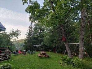 Property grounds - Chalet Déconnecté à 2 Minutes du Parc National de la Mauricie (Saint-Mathieu-du-Parc)