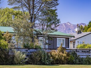 Exterior - Alpine Rest - National Park Holiday Home (National Park)