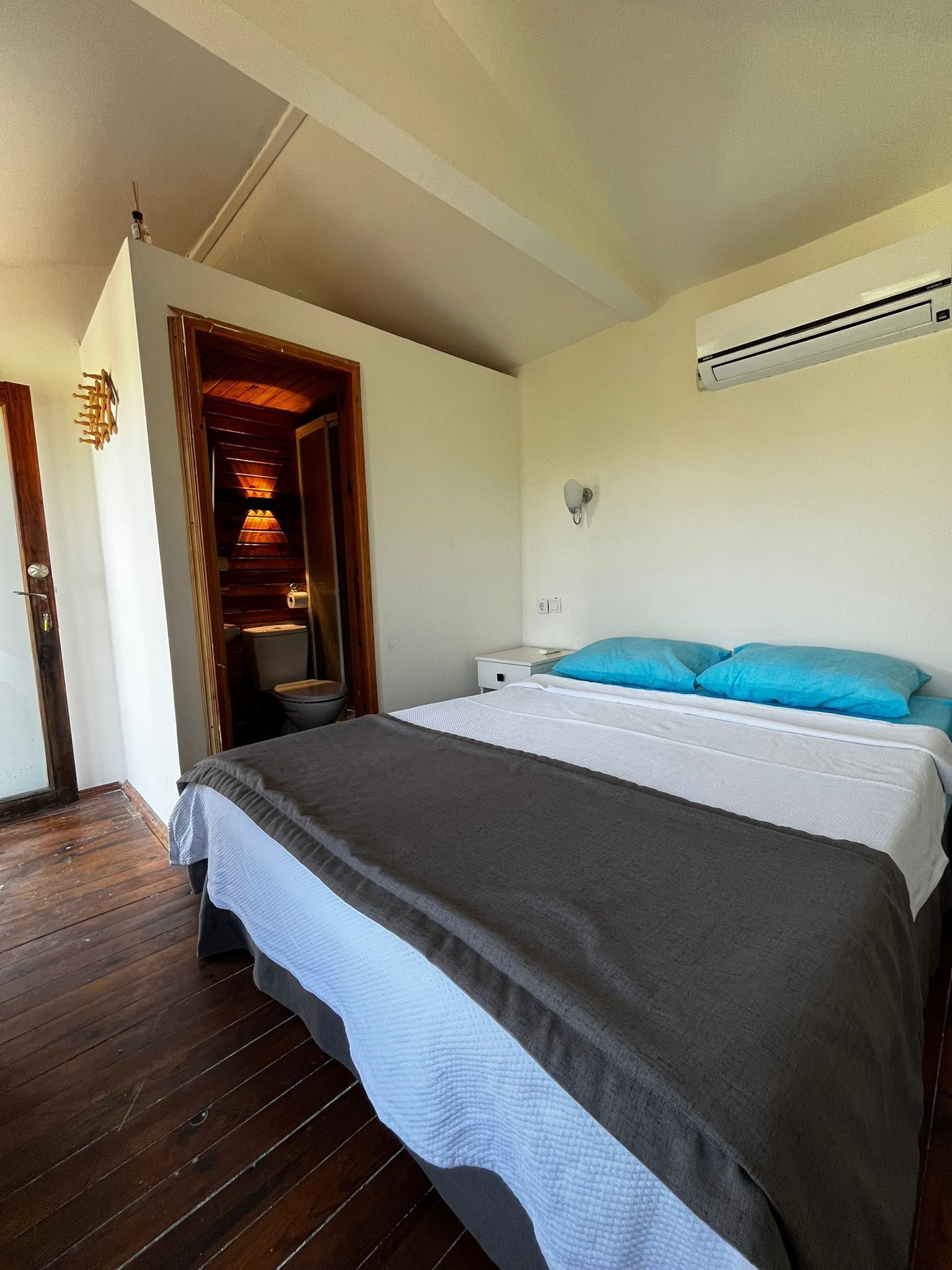 Family Bungalow, Sea View | 1 bedroom, free rollaway beds, bed sheets