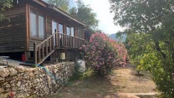 1 bedroom, free rollaway beds, bed sheets