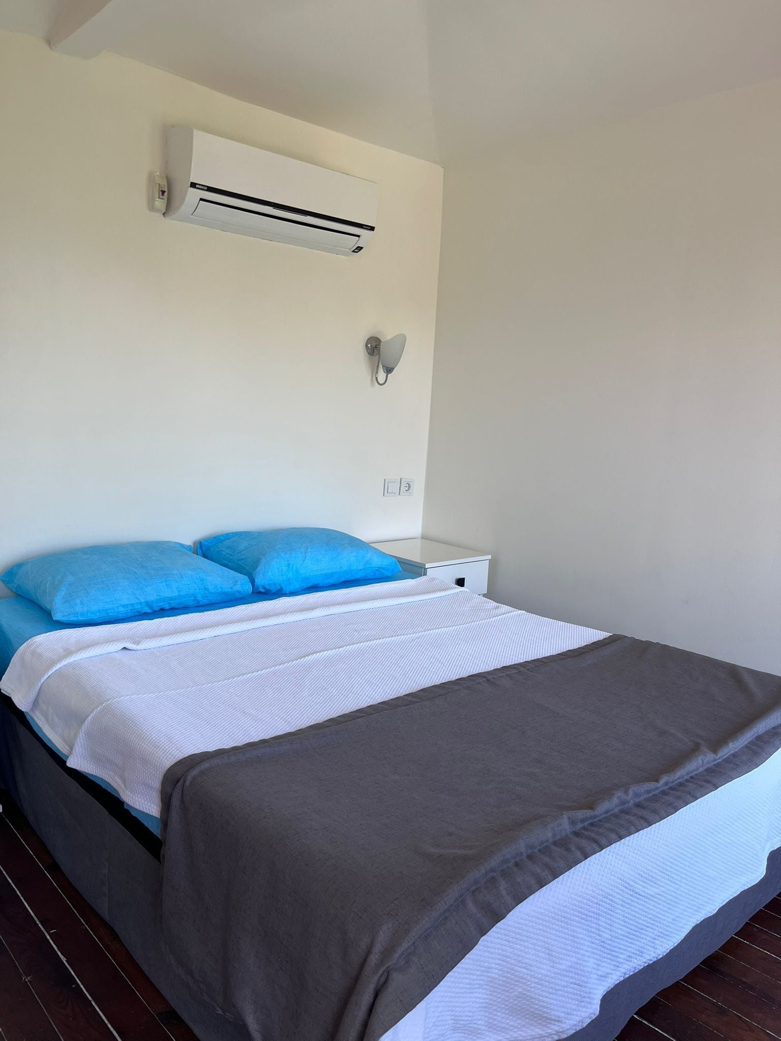 Basic Bungalow, Sea View | 1 bedroom, free rollaway beds, bed sheets