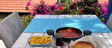 Daily local cuisine breakfast for a fee