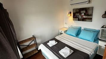 Bungalow – basic, sjøutsikt | 1 soverom, ekstrasenger (inkludert) og sengetøy