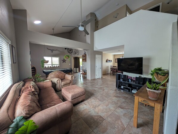 Smart TV, video games, printers - Welcome to the Desert Dwelling
A charming 3-bedroom house with a beautiful yard! (Tucson)