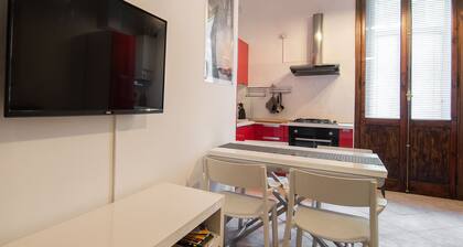 Apt. Venetian '900 - Sleeps up to 7 | Family & Group Friendly