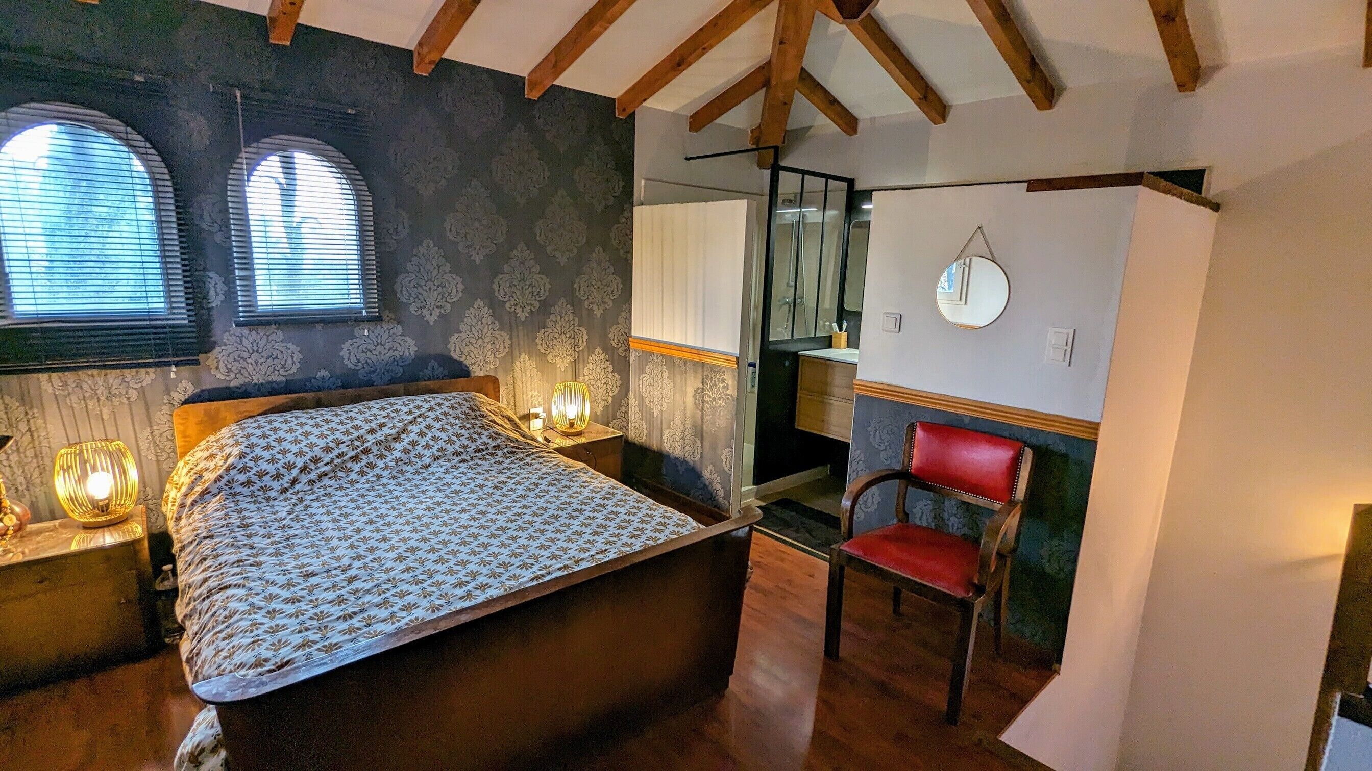 3 chambres, fer et planche à repasser, Wi-Fi gratuit, draps fournis