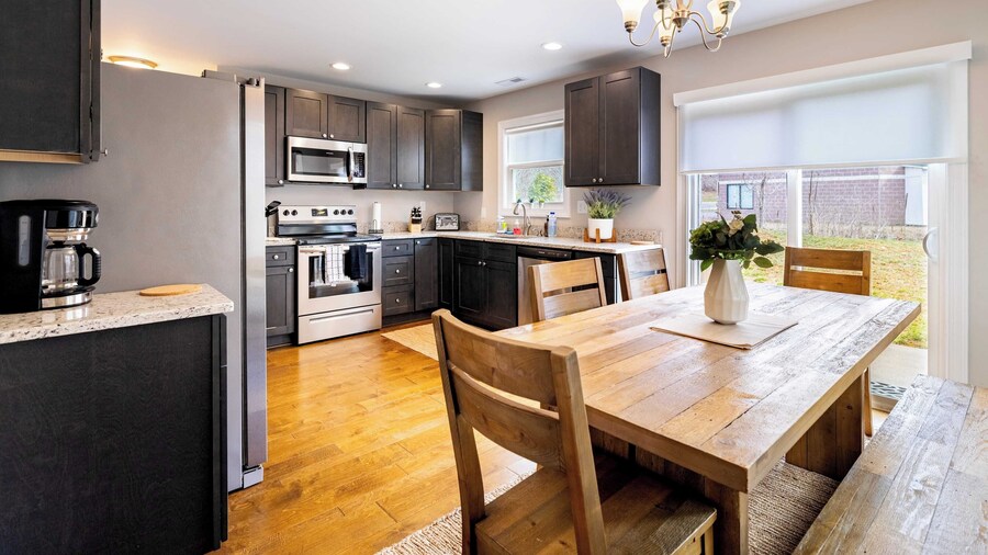 Silver Maple by Avantstay Modern & Stylish Haven