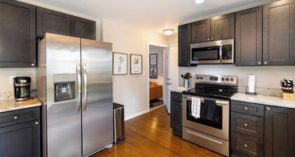 Silver Maple by Avantstay Modern & Stylish Haven