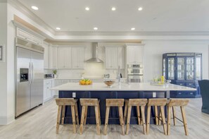 منزل (6 Bedrooms) | المنشأة من الداخل