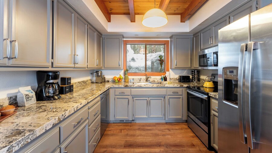 Indigo Owl by Avantstay Cabin w/ Firepit Minutes to Lake & Slopes