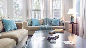 House (6 Bedrooms) | Interior