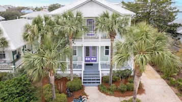 House (6 Bedrooms) | Interior