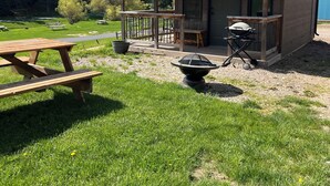 Classic Cabin, Shared Bathroom | Terrace/patio - Galena Road Cabins (Deadwood)