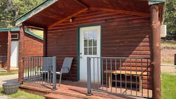 Deluxe Cabin | Terrace/patio
