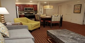 Smart TV, fireplace, DVD player, printers - 2nd Fabulous 4-bedroom resort! Integrated rooms designed for family fun. (Williamsburg)