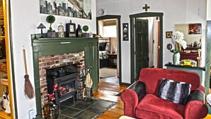 Unclassified image, 2 of 27, button - Hallowell Historic Rooming House (Hallowell)