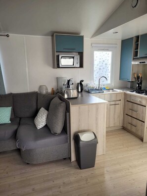 Fridge, microwave, oven, dishwasher - Mobil-home Vi52 à Vias (Vias)