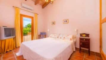 3 bedrooms, internet, bed sheets